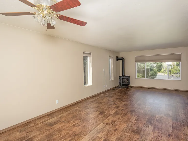 748 NE Mason Rd — Photo 9