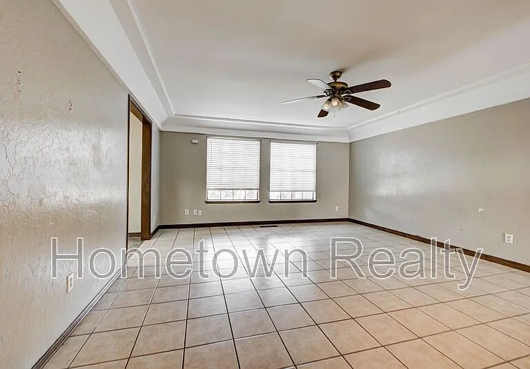 7301 Edenborough Dr — Photo 14