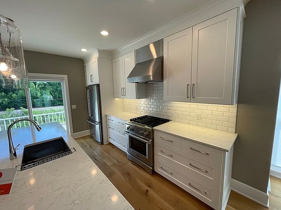 5th image of 647 Greenslate Dr SE #647