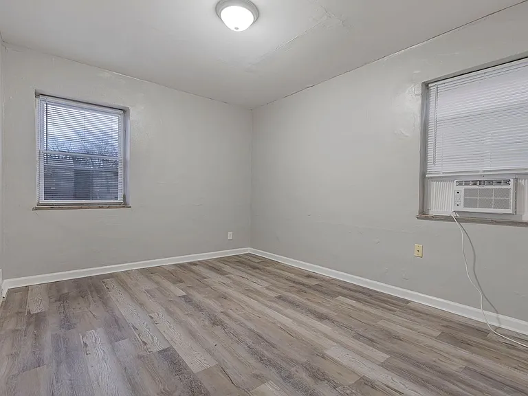 987 Lilley Ave — Photo 21