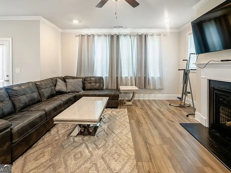 123 Vivian Ln — Photo 7