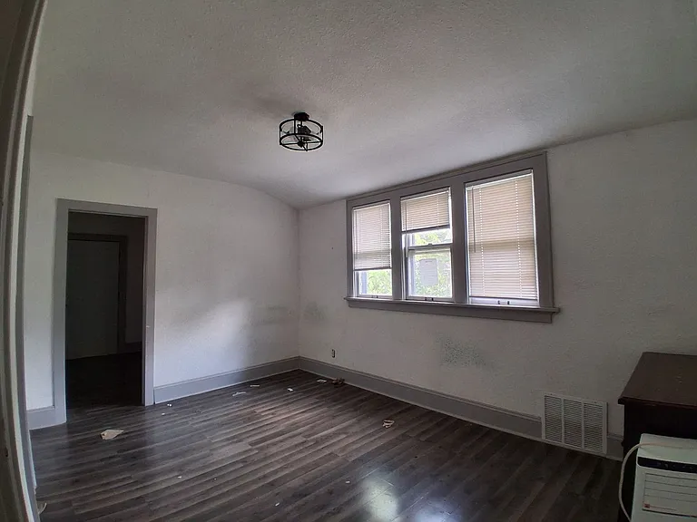 2971 N 6th St — Photo 6