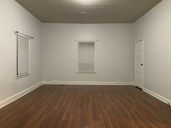 3rd image of 605 W South Main St