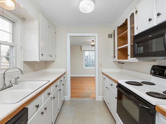 4th image of 315 Dupont Cir