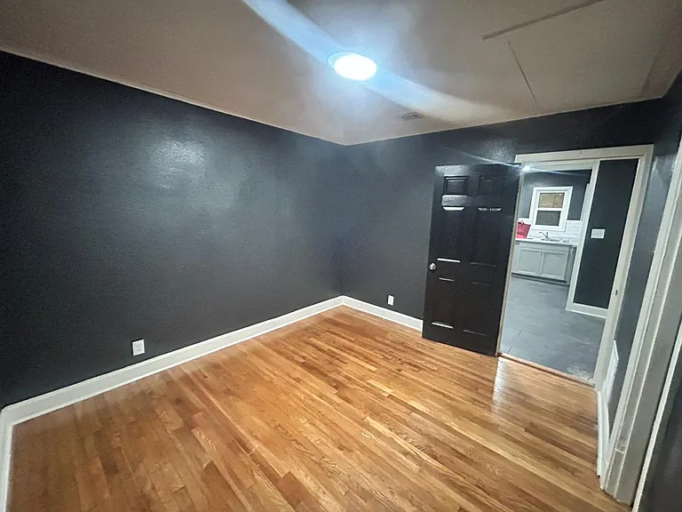 697 N Holmes St — Photo 16