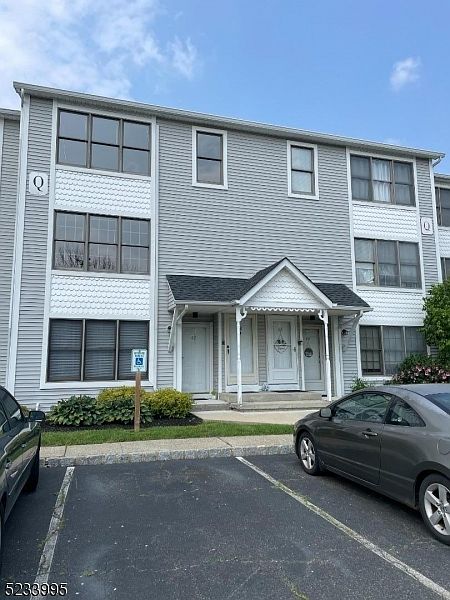 68 Burlington Ct, Hamburg, NJ 07419 | Zillow