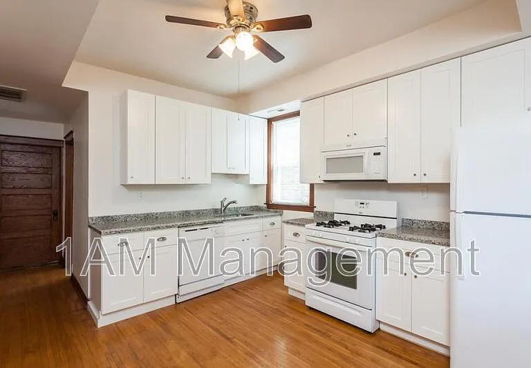 3228 N Lawndale Ave #2 — Photo 1