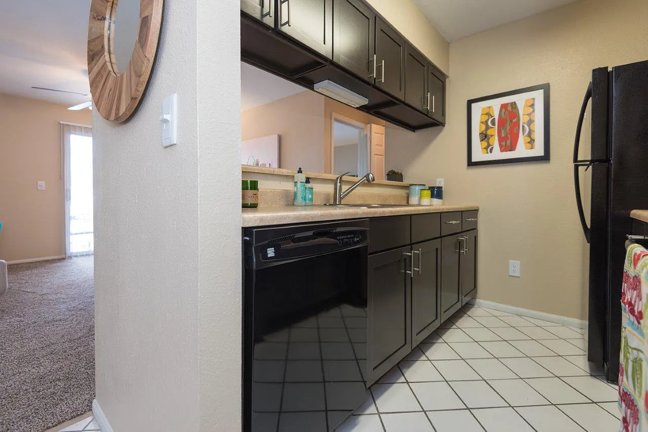 Reflection Cove Apartment Homes — Photo 3