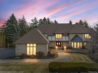 4203 Carillon Dr, Bloomfield Hills, MI 48302