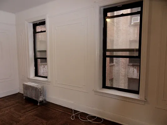 Rented by Albert Attias, LREB | media 7