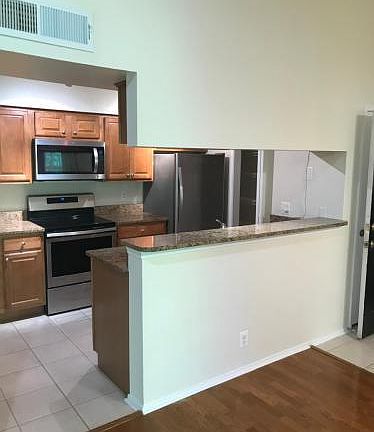 4th image of 3303 Wyndham Cres #341