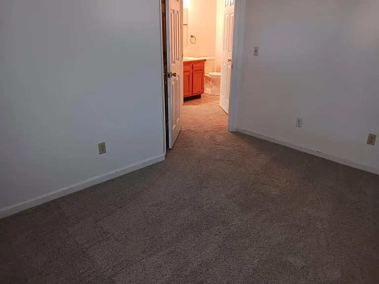 2043 Rolling Meadows Ln — Photo 14