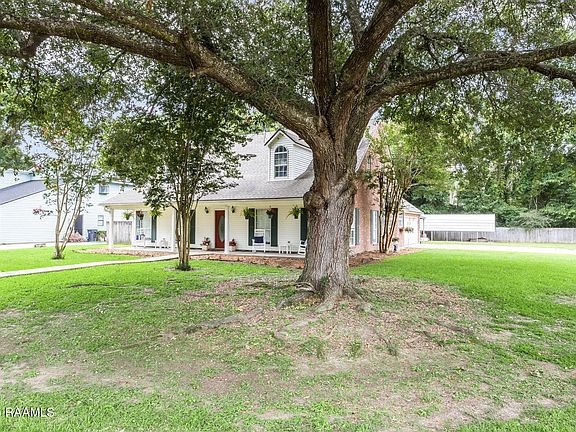 3rd image of 331 Teakwood Dr