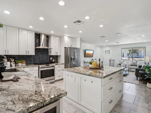 3830 E DESERT COVE Avenue, Phoenix, AZ 85028