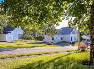 44 Spear St, Rockport, ME 04856