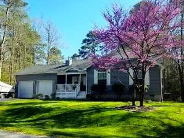2501 Mayflower Dr, Greenbackville, VA 23356