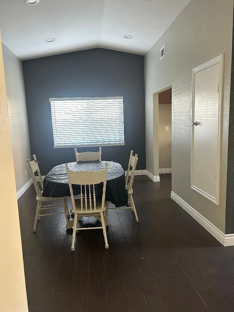 4 bed, 1600 sqft, $3,300 — Photo 4