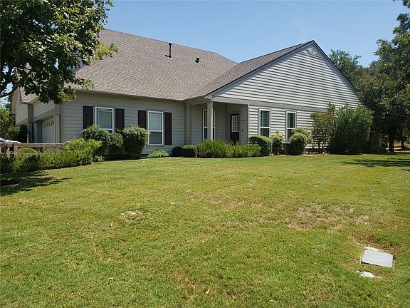 2nd image of 130 Essex Ln
