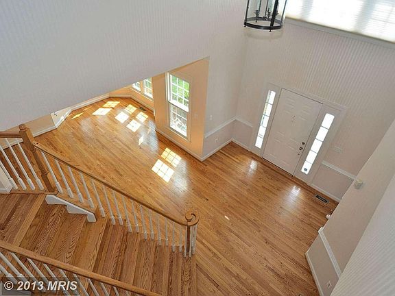 3rd image of 2609 Holly Manor Dr