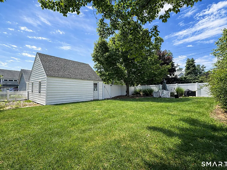 10 Ludlow Mnr — Photo 15