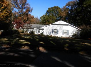 365 Cedar Dr, Holly Springs, MS 38635