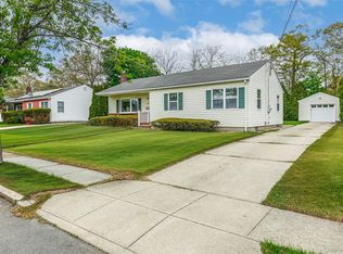 14 George Court, Bellport Village, NY 11713