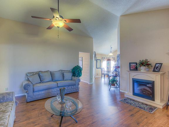 5th image of 8909 W Vogel Ave