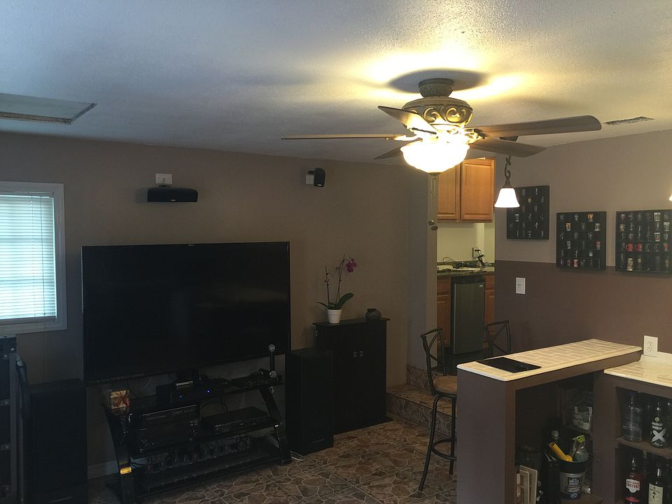 1st image of 4743 Hackett Ave