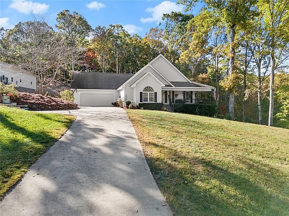 4th image of 125 Rainbow Cir