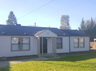 746 NE 12th St, Grants Pass, OR 97526
