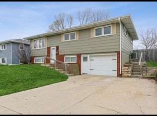 3308 Ravenwood Ter NW, Cedar Rapids, IA 52405
