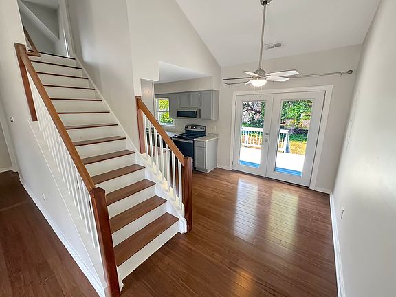 4th image of 2414 Irisdale Ave