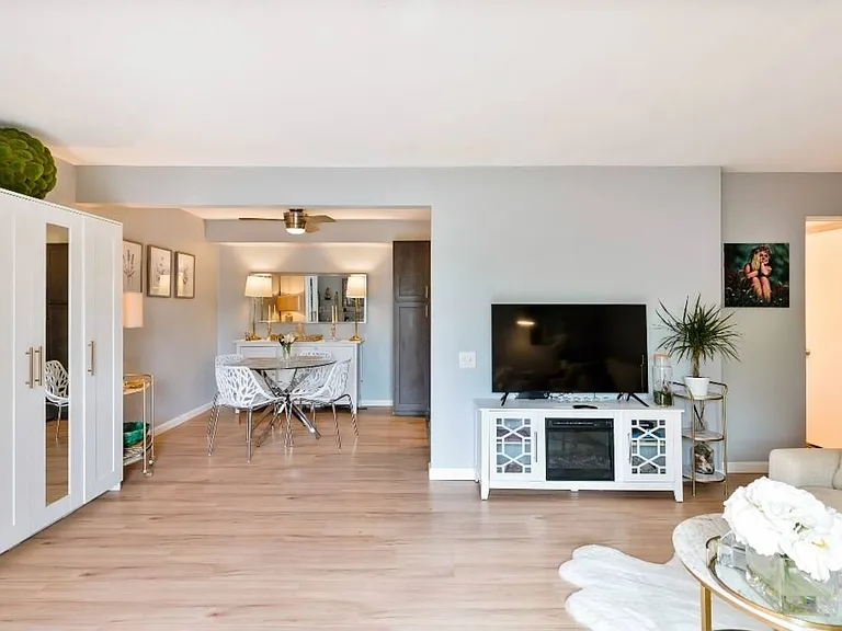 10469 Briarbend Dr #5 — Photo 3