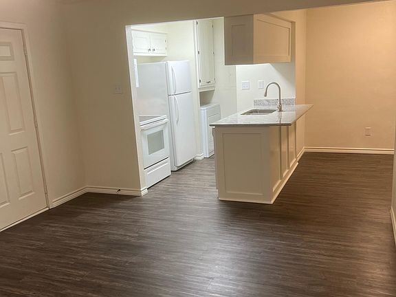 2nd image of 201 Spence St W #7-C