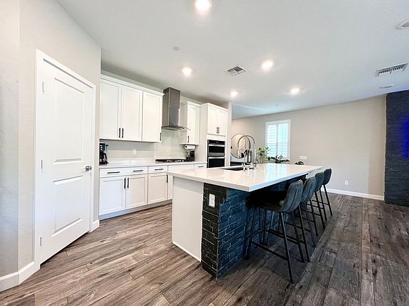 4th image of 12457 Island Bells Ave