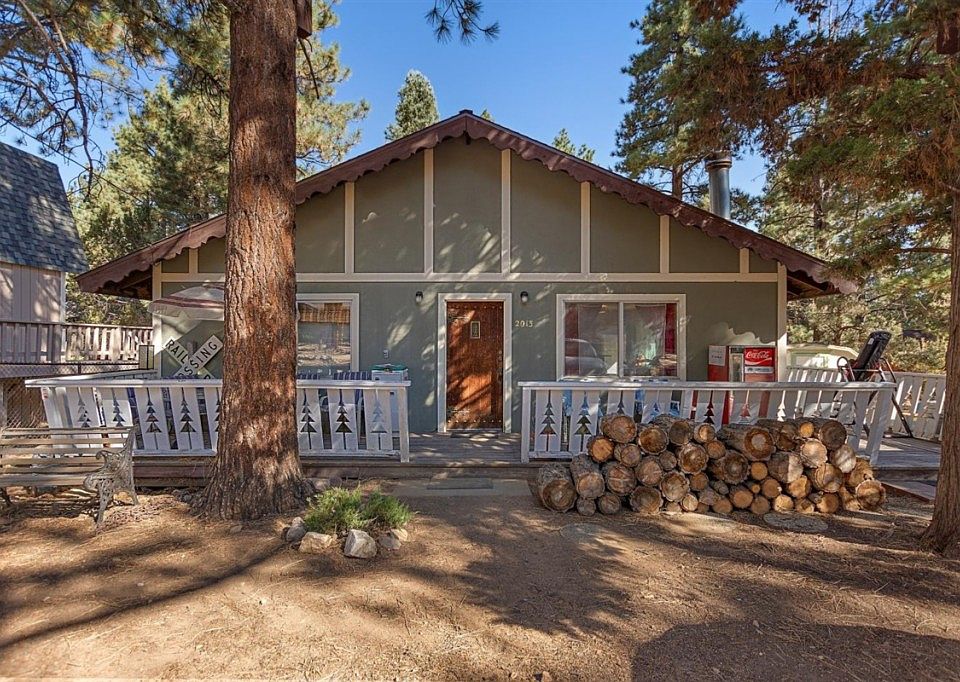 2nd image of 2013 Manzanita Ln