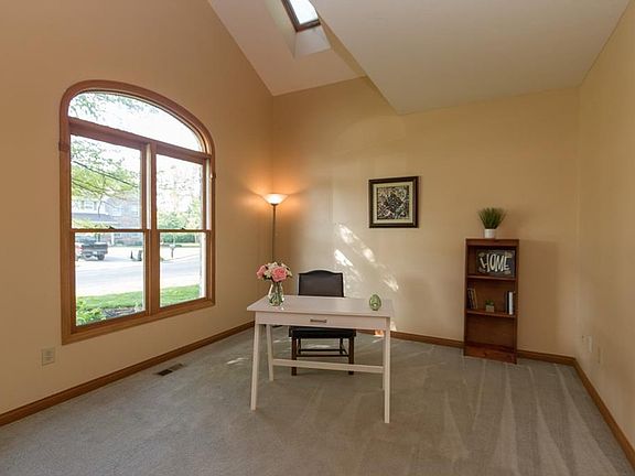 5th image of 6492 Breakers Ct