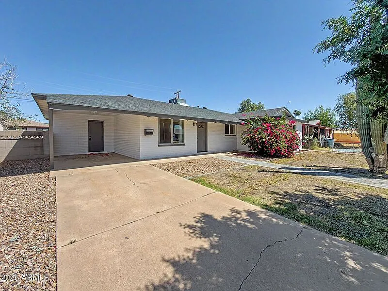 4 bed, 2.0 bath, 1586 sqft, $2,450 — Photo 2