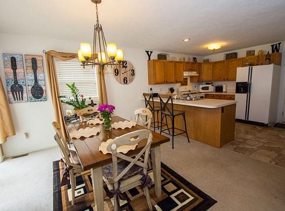 4th image of 4020 Pelican Way