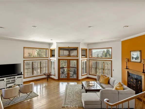 971 Grass Valley Rd, Lake Arrowhead, CA 92352