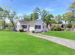 60 Wildwood Dr, Sound Beach, NY 11789