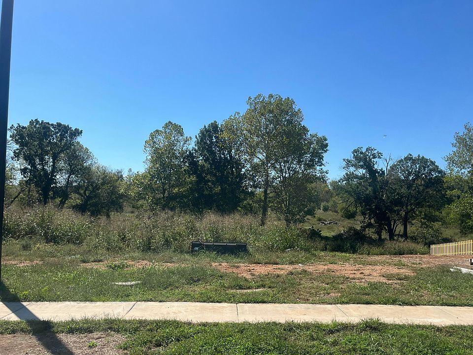2nd image of 711 S Reaghan Lane