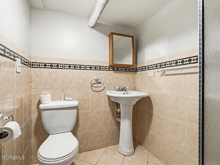 416 Roosevelt Ave — Photo 25