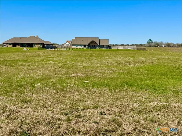 161 Sendera Loop, Victoria, TX 77904