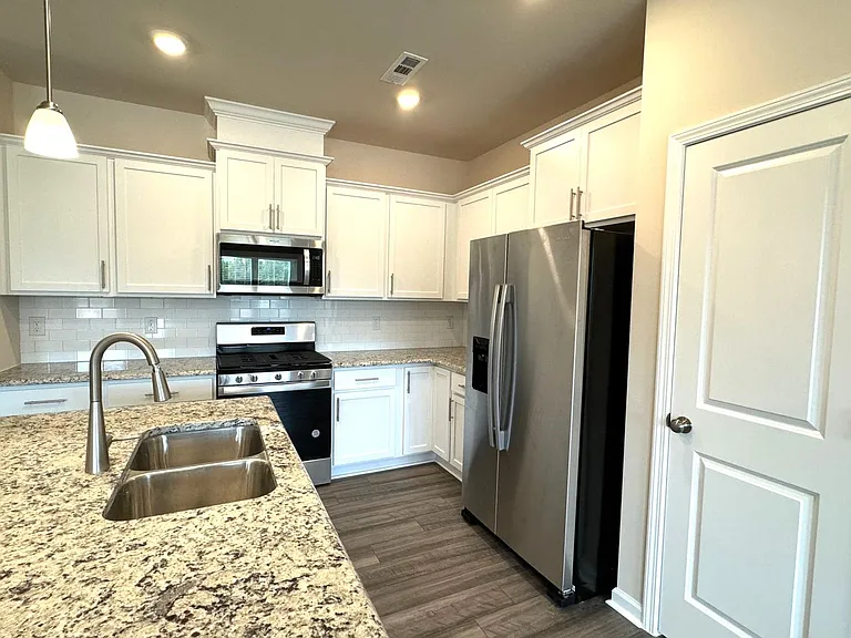 3714 Feltham Ln — Photo 6