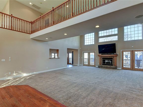 3rd image of 495 Shady Oak Ln