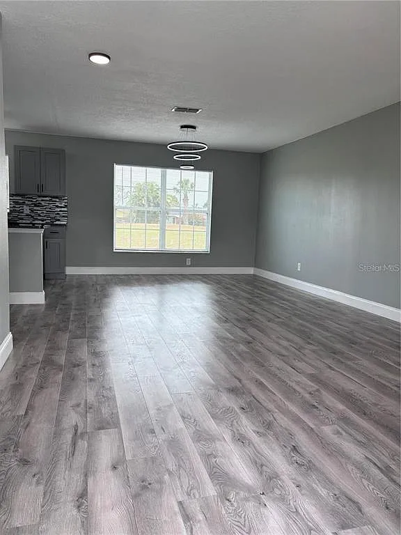 4 bed, 2.0 bath, 1765 sqft, $2,600 — Photo 2