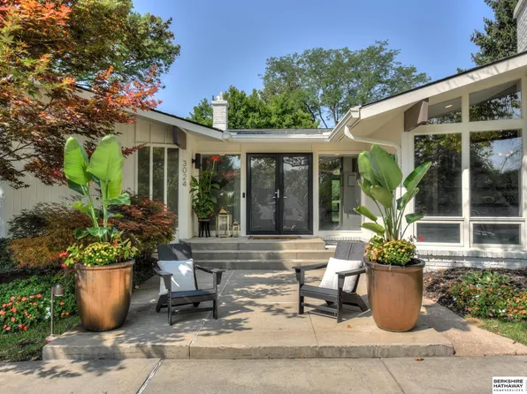 3024 S 101st St, Omaha, NE 68124