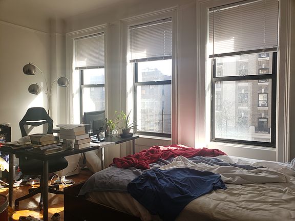 4th image of 509 Cathedral Pkwy #1W