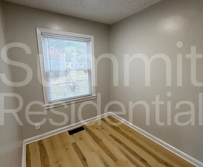 3005 Linwood Ave — Photo 7